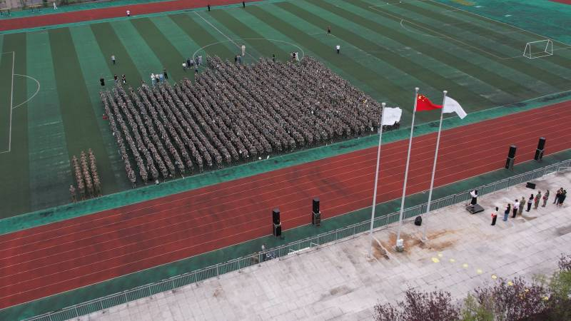学院举行2025级新生军训开营仪式