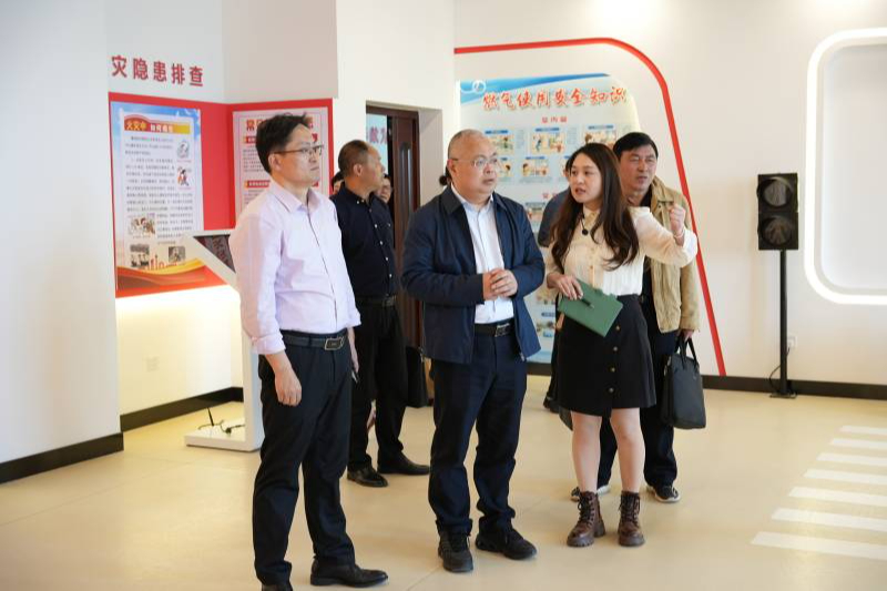 市政协副主席陈学兵到校调研职业教育发展